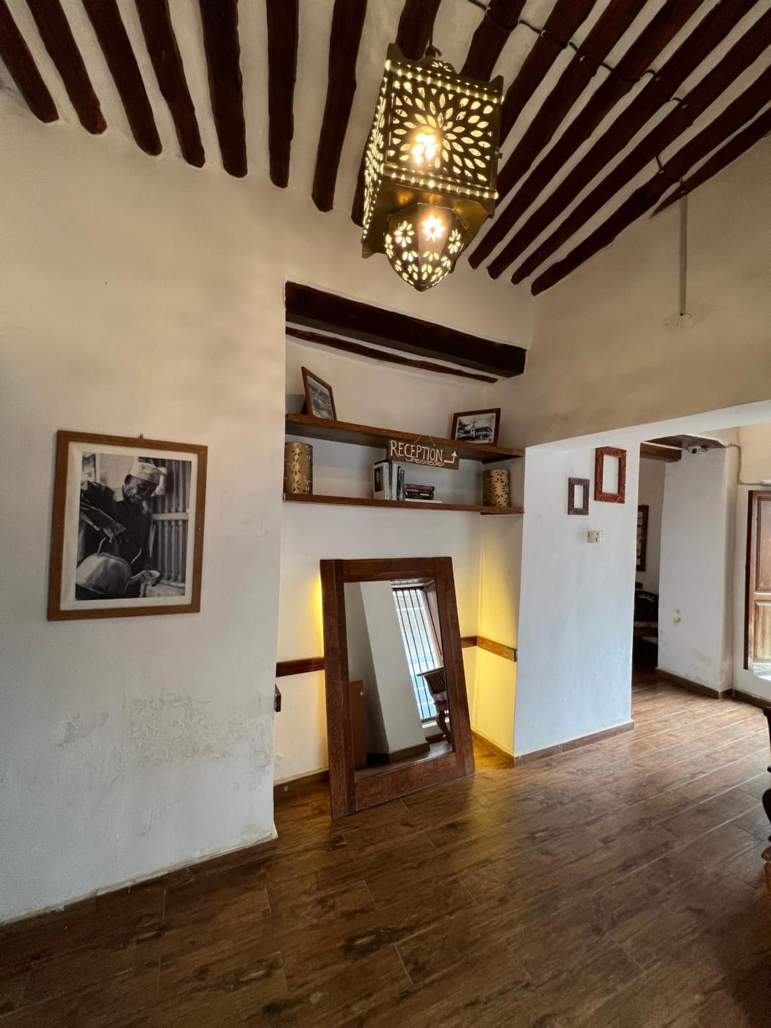 Stone Town House Hostel Zanzibar Exterior photo